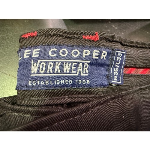 6437 - Lee Cooper workwear trousers, (36W/33L) original RRP £29.95 + VAT (AJSAm4-569) *This lot is subject ... 
