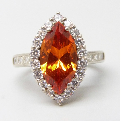 Lot 7063      