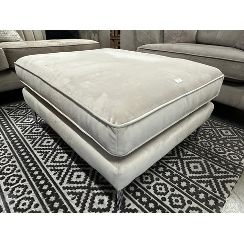 Lot 3012      