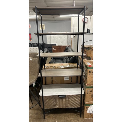 Lot 3038      