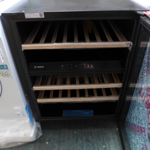 6179 - Bosch under counter wine cooler 60cm (500-206) (Door requires attention) *This lot is subject to VAT