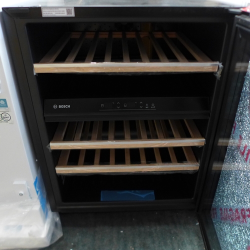 6179 - Bosch under counter wine cooler 60cm (500-206) (Door requires attention) *This lot is subject to VAT