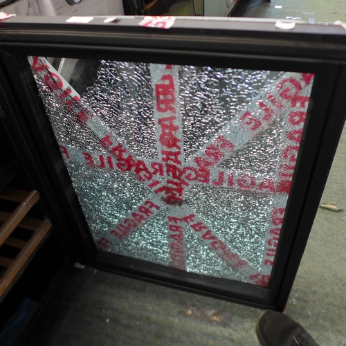 6179 - Bosch under counter wine cooler 60cm (500-206) (Door requires attention) *This lot is subject to VAT