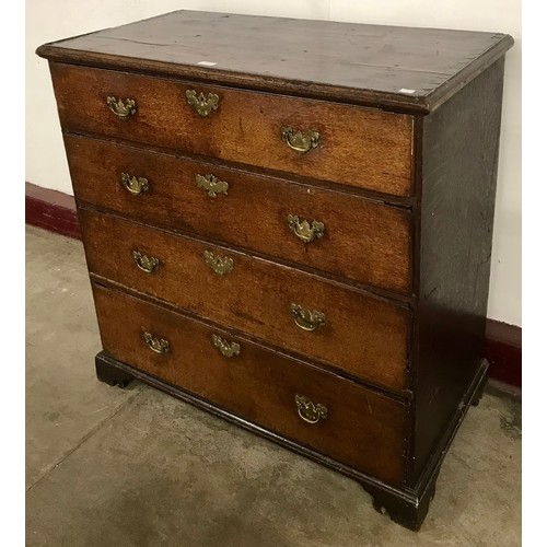 118 - A George III oak chest of drawers