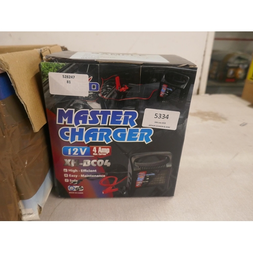 5334 - A boxed XH-BC04 12v master charger and a lever hoist with wire rope *This lot is subject to VAT