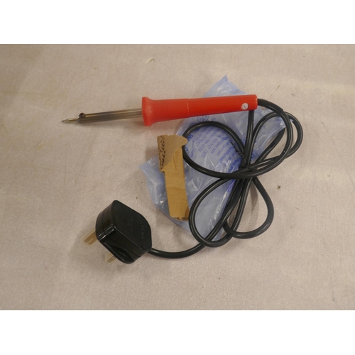 5345 - A battery tester *This lot is subject to VAT