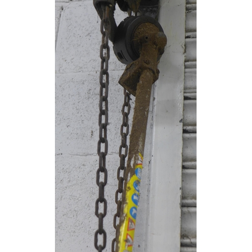 5172 - A Stihl FS80 petrol bush cutter and a Mountfield HT55 petrol hedge cutter