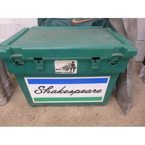 5194 - A quantity of fishing equipment including assorted rods, keep net, a midi MX-800 fishing suit with m... 