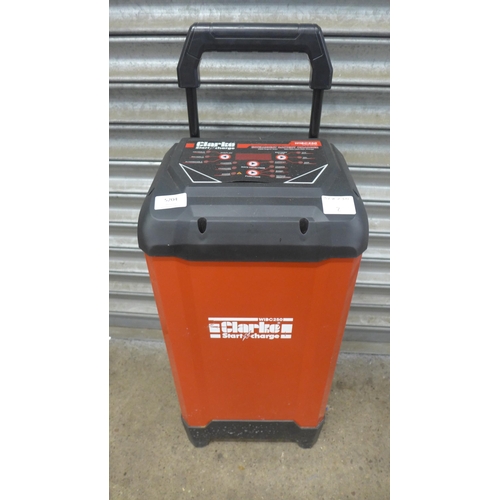5204 - A Clarke WIBC250 Start N Charge intelligent battery charger