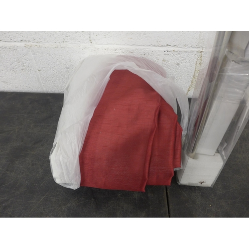 5326 - A bay window curtain pole and fitting and a set of deep red curtains