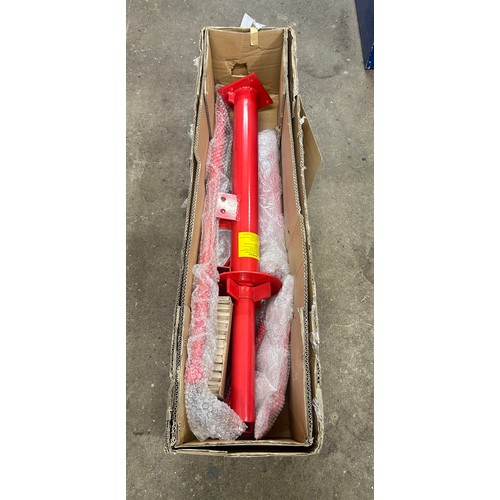 5336 - A manual tyre changer *This lot is subject to VAT