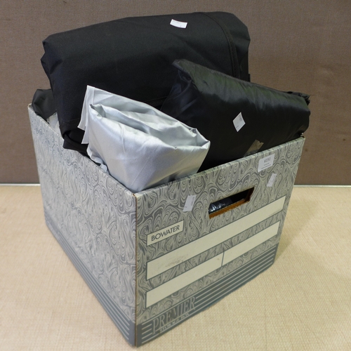 6151 - A box of car covers - various styles and sizes  * This lot is subject to VAT