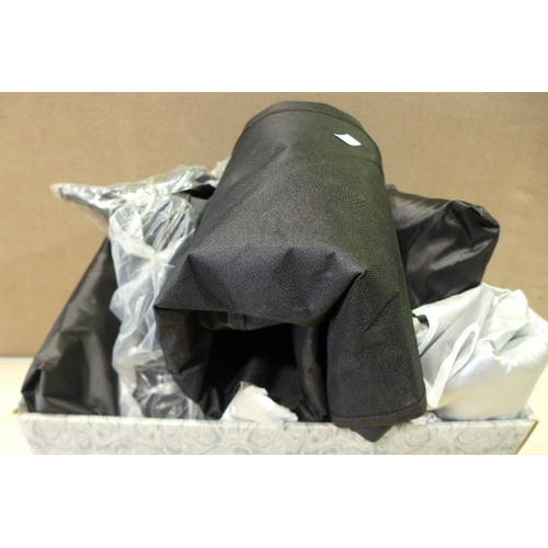 6151 - A box of car covers - various styles and sizes  * This lot is subject to VAT