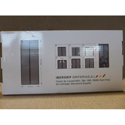 6125 - A box of kitchen items to include Joseph Joseph cutlery holder, kitchen scales, BBQ, etc.  *This lot... 