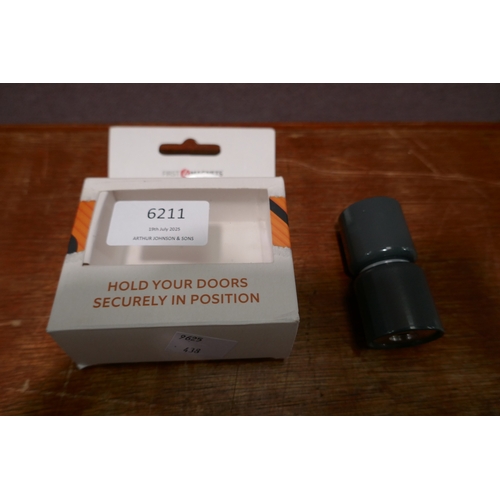 Lot 6211      