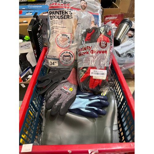 6124 - A box of shorts, trousers, gloves, hoodie, wellington boots *This lot is subject to VAT