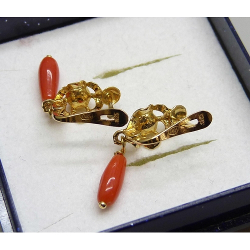 7016 - A pair of 18ct gold and coral earrings, marked 750, 1.6g, 2.1cm