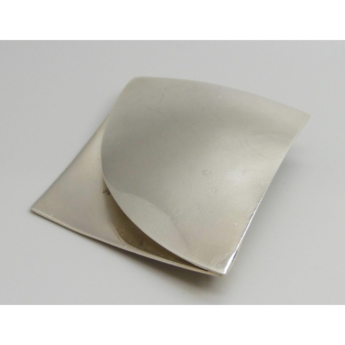 7038 - A Tianguis Jackson silver Modernist style brooch, 32g, 6.2cm