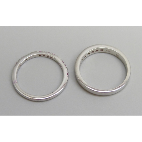 7041 - Two silver and pink sapphire rings, 4.3g total, with certificates