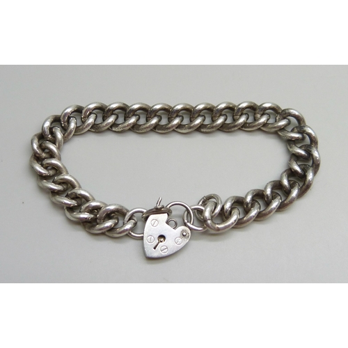Lot 7048      