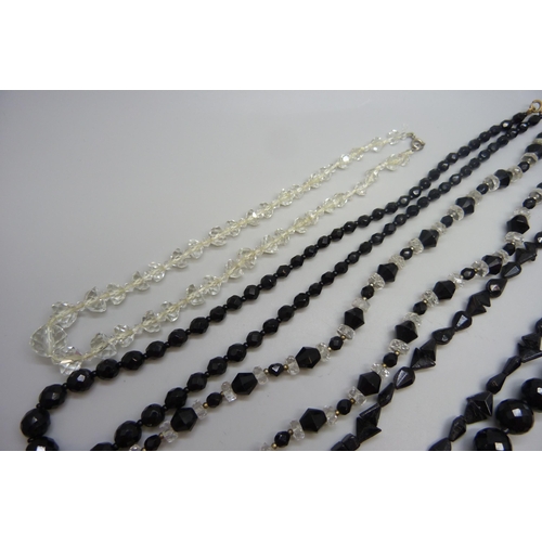 7057 - A collection of vintage glass bead necklaces including Art Deco