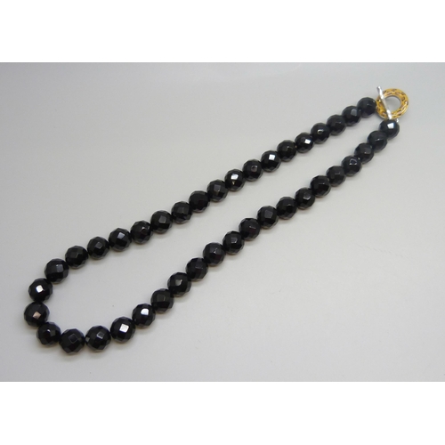 Lot 7058      
