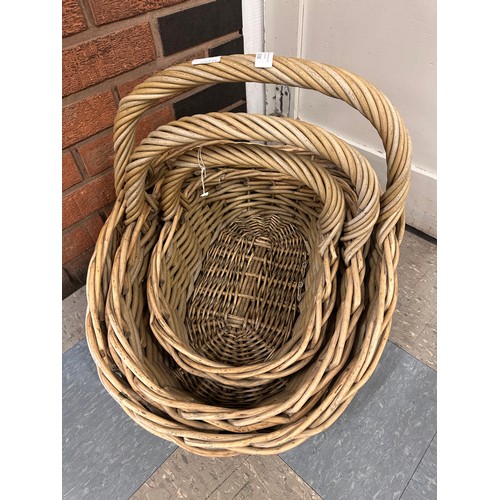 3018B - A 3 piece wicker basket set