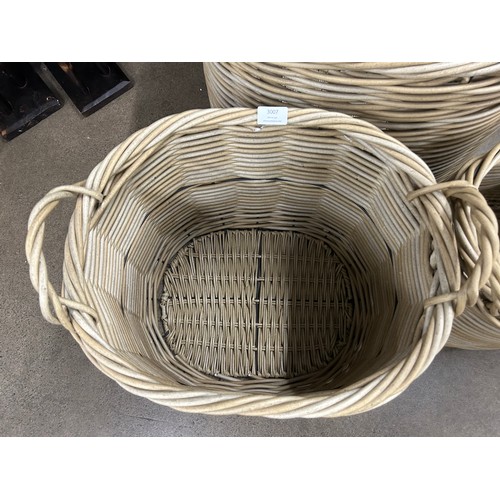 3020A - A set of three oval wicker baskets