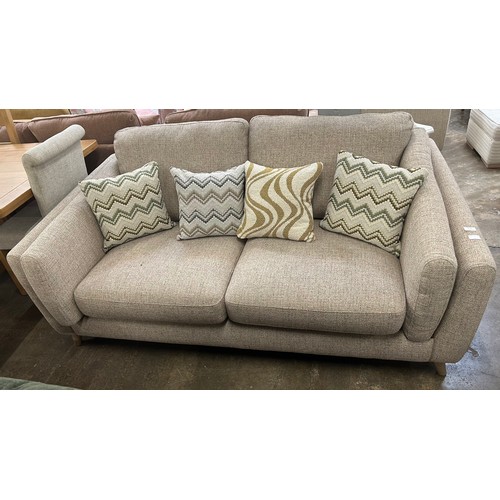 Lot 3056      