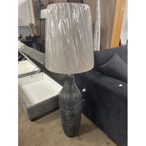 Lot 3048      