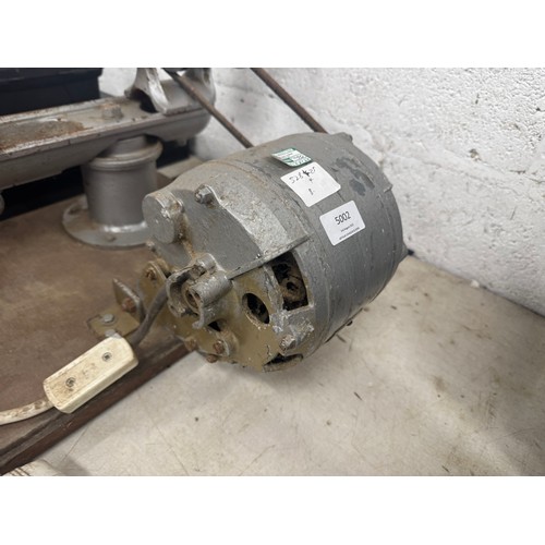 5002 - A Victor wood lathe