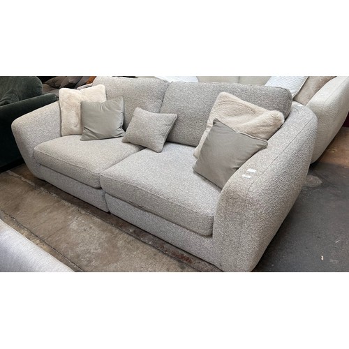 Lot 3123      