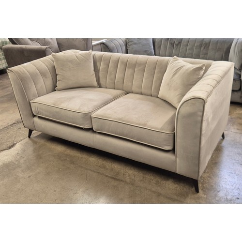 Lot 3214      