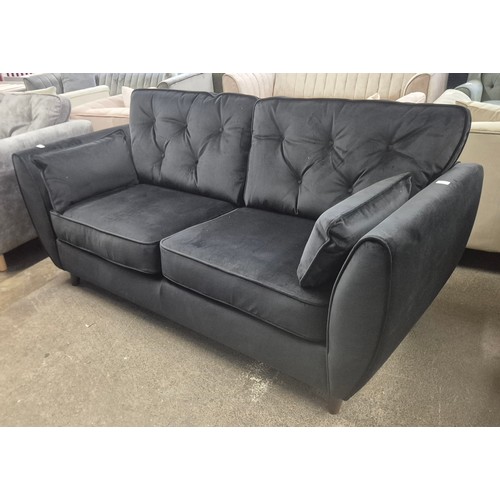 Lot 3225      