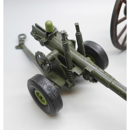 2018 - A Crescent Toys model field gun and one other a/f