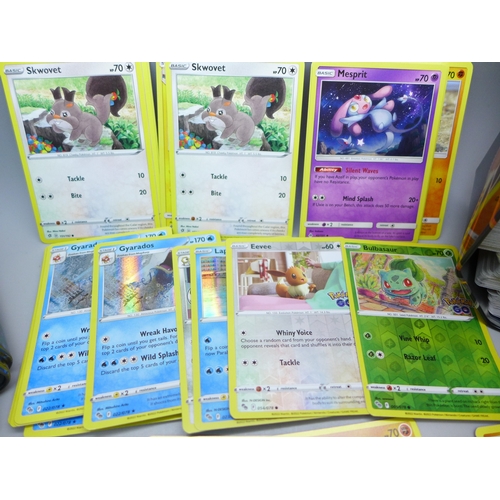 2039 - A collection of 650+ Pokémon cards with over 170 Holographic cards including Rares and Reverse Holos... 