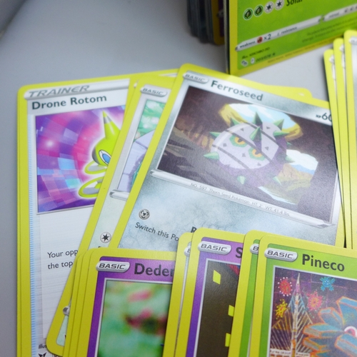 2039 - A collection of 650+ Pokémon cards with over 170 Holographic cards including Rares and Reverse Holos... 