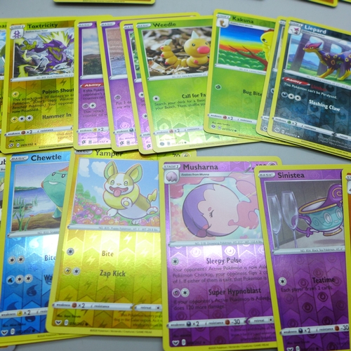 2042 - A collection of 400 Holographic Pokémon cards including Black Star Rares and Reverse Holos