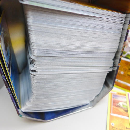 2042 - A collection of 400 Holographic Pokémon cards including Black Star Rares and Reverse Holos