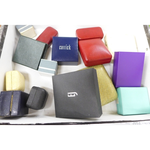 2053 - A collection of jewellery boxes