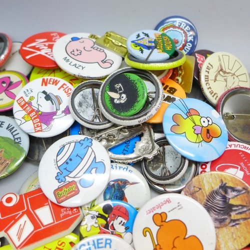 2055 - A large collection of vintage badges