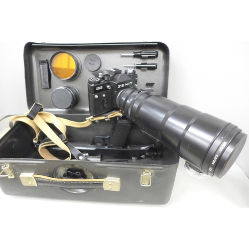 2056 - A Zenit 12S Photosniper camera, cased