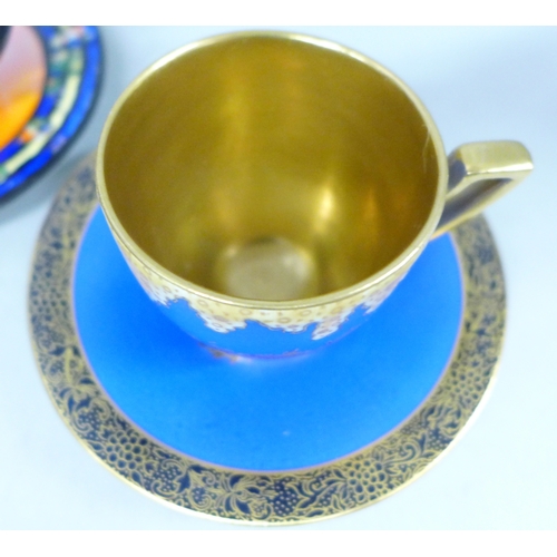 2070 - A collection of six Art Deco circa. 1920s Carlton Ware coffee cups and saucers, various designs incl... 