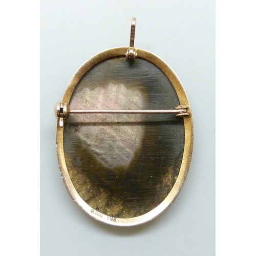 7200 - An Italian 9ct gold mounted cameo pendant or brooch, 4.2cm including bale, 7.5g