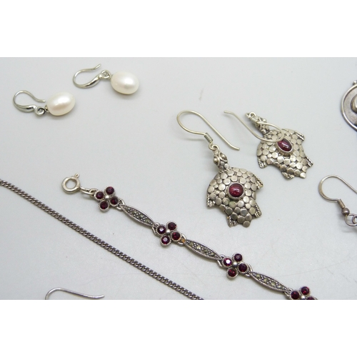 7233 - A Thomas Sabo silver heart pendant, a silver turtle pendant and matching earrings, a silver drop nec... 