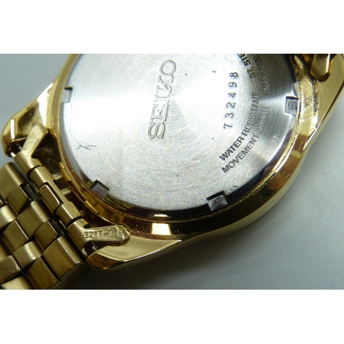 7289 - A Seiko gold plated wristwatch with day/date aperture, 40mm including crown
