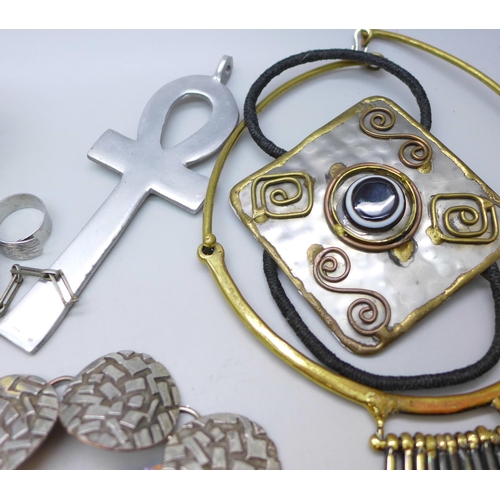 7256 - A collection of 1970s/1980s Brutalist and Modernist costume jewellery