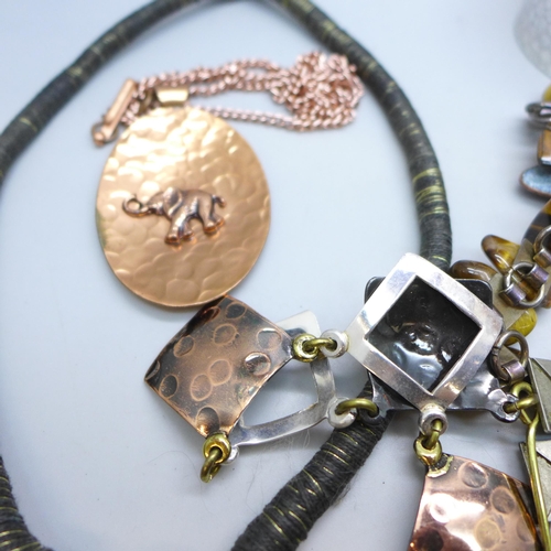 7256 - A collection of 1970s/1980s Brutalist and Modernist costume jewellery