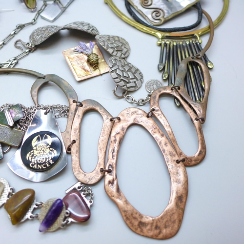 7256 - A collection of 1970s/1980s Brutalist and Modernist costume jewellery