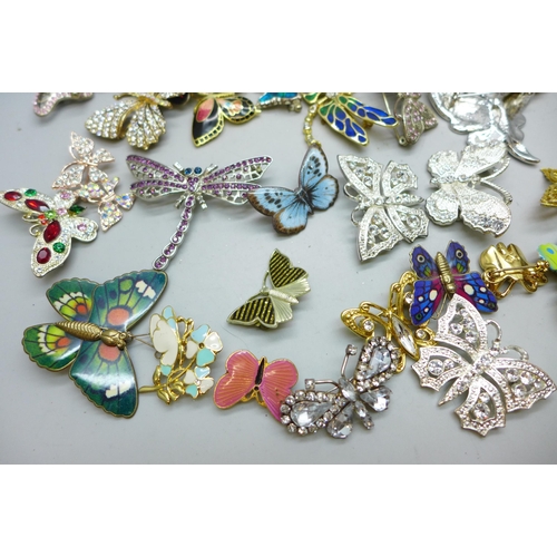 7264 - A large collection of butterfly brooches